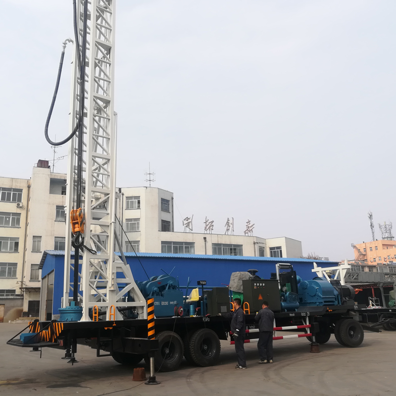 WRTR1000 转盘与液压伸缩K型塔架配置